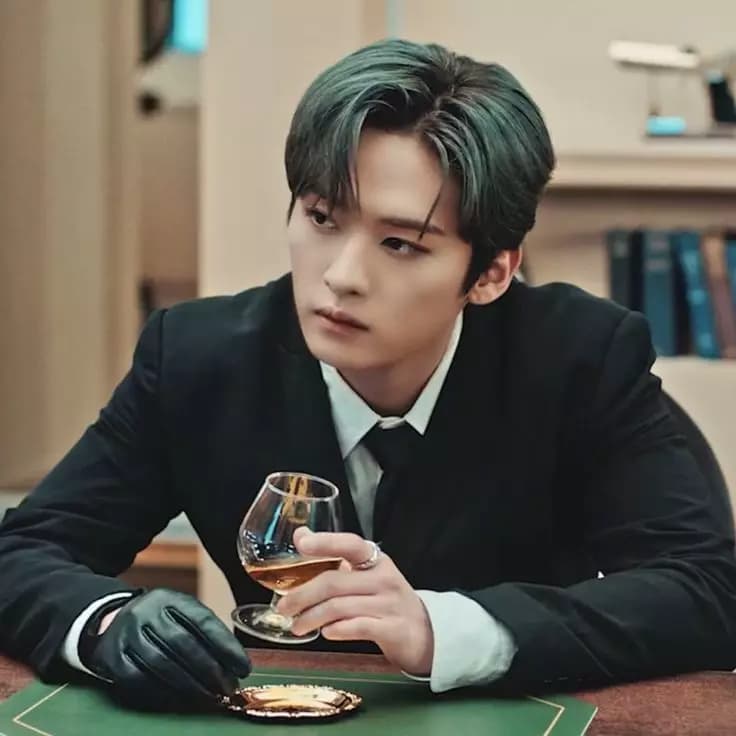 Lee know thumbnail