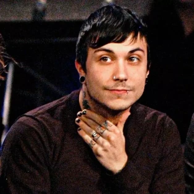 Frank Iero !roomates! thumbnail