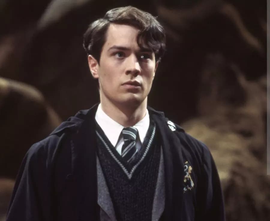 Tom Riddle (voldamort) thumbnail