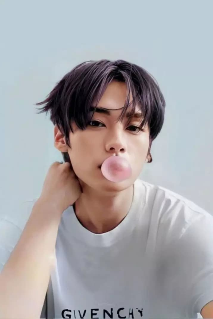 Lee Know thumbnail
