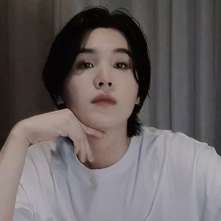 Min yoongi (suga) thumbnail