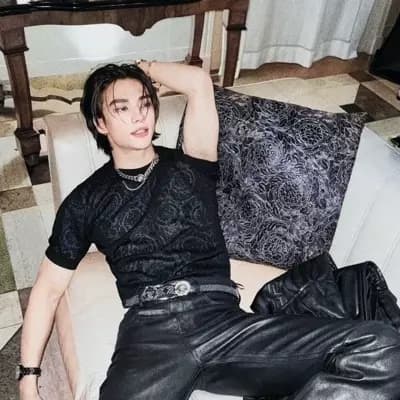 Hwang Hyunjin thumbnail