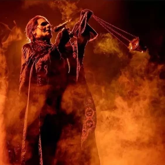Papa Emeritus IV thumbnail