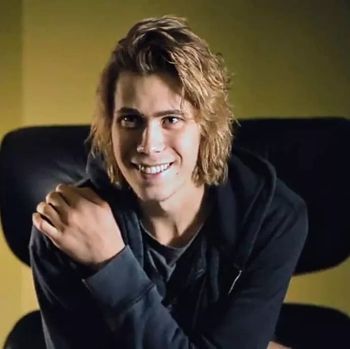 Alec Travers thumbnail