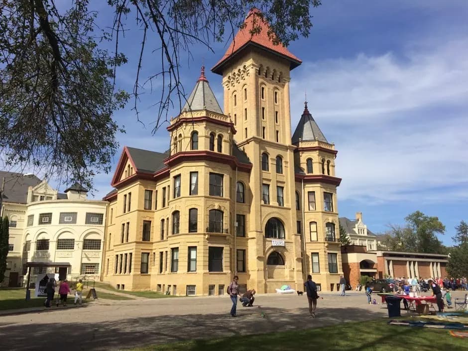 Psychiatric hospital, mental asylum thumbnail