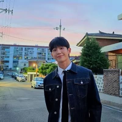 Jung Hae-in thumbnail