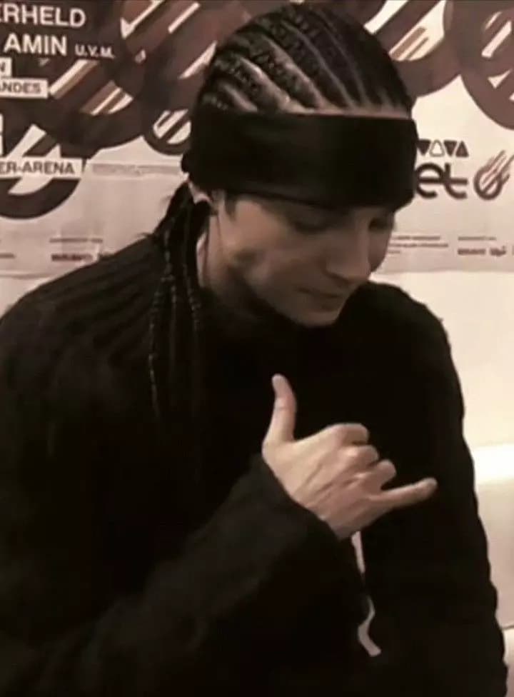 Tom Kaulitz - or orphaned. thumbnail