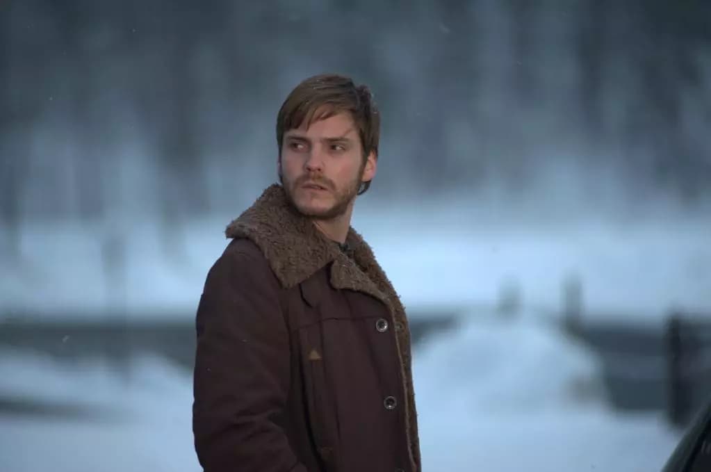 Alex Garel Daniel Brühl thumbnail