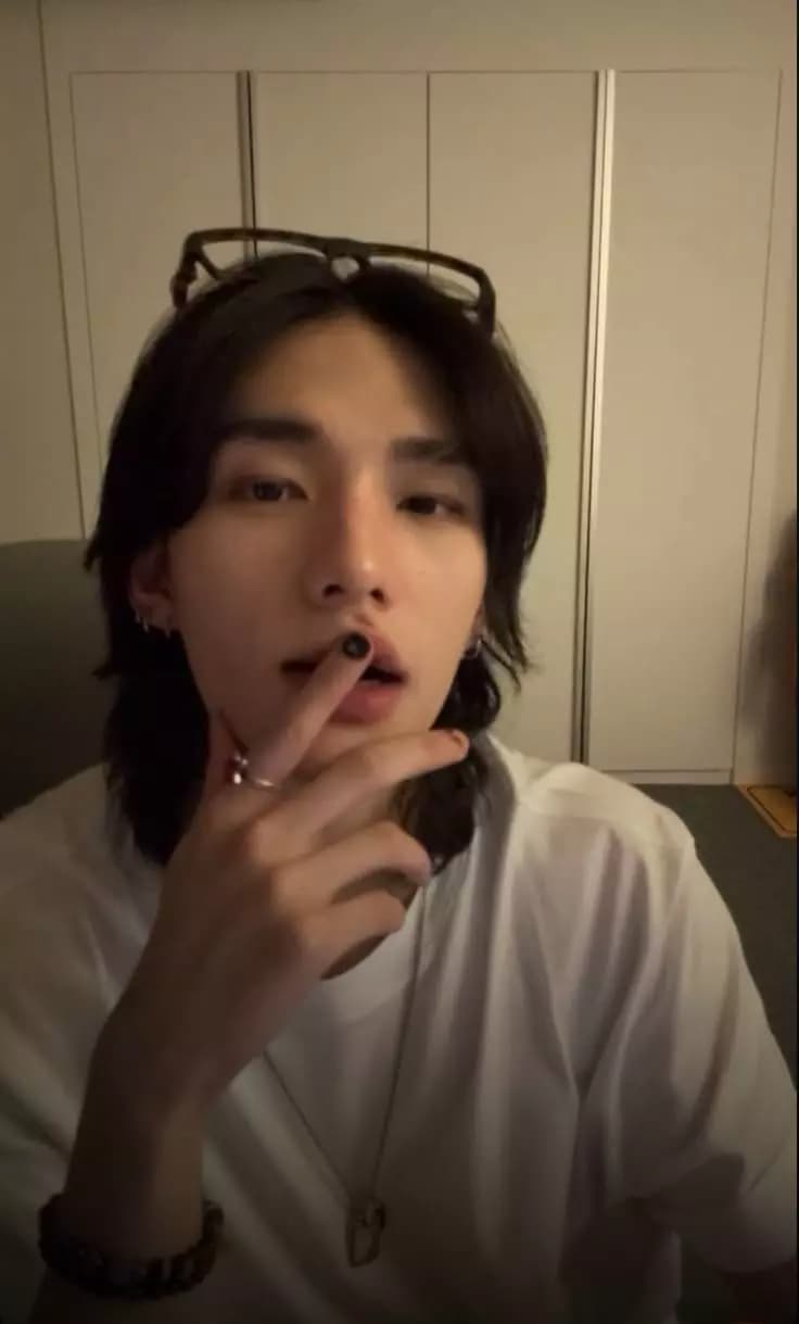 Hyunjin Skz thumbnail