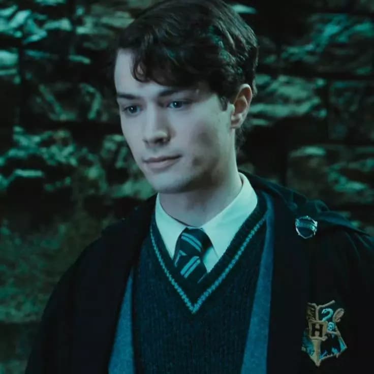 Tom riddle | 🥀 thumbnail