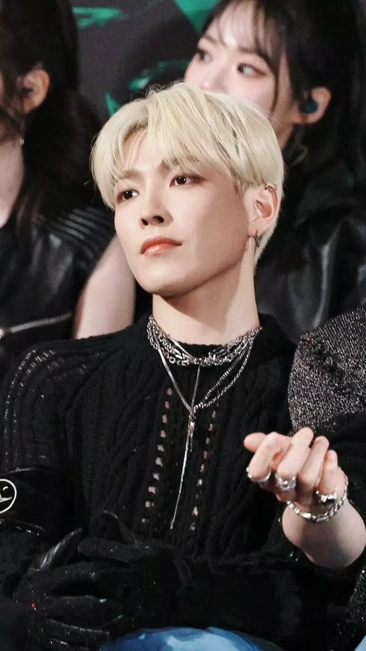 Hongjoong thumbnail