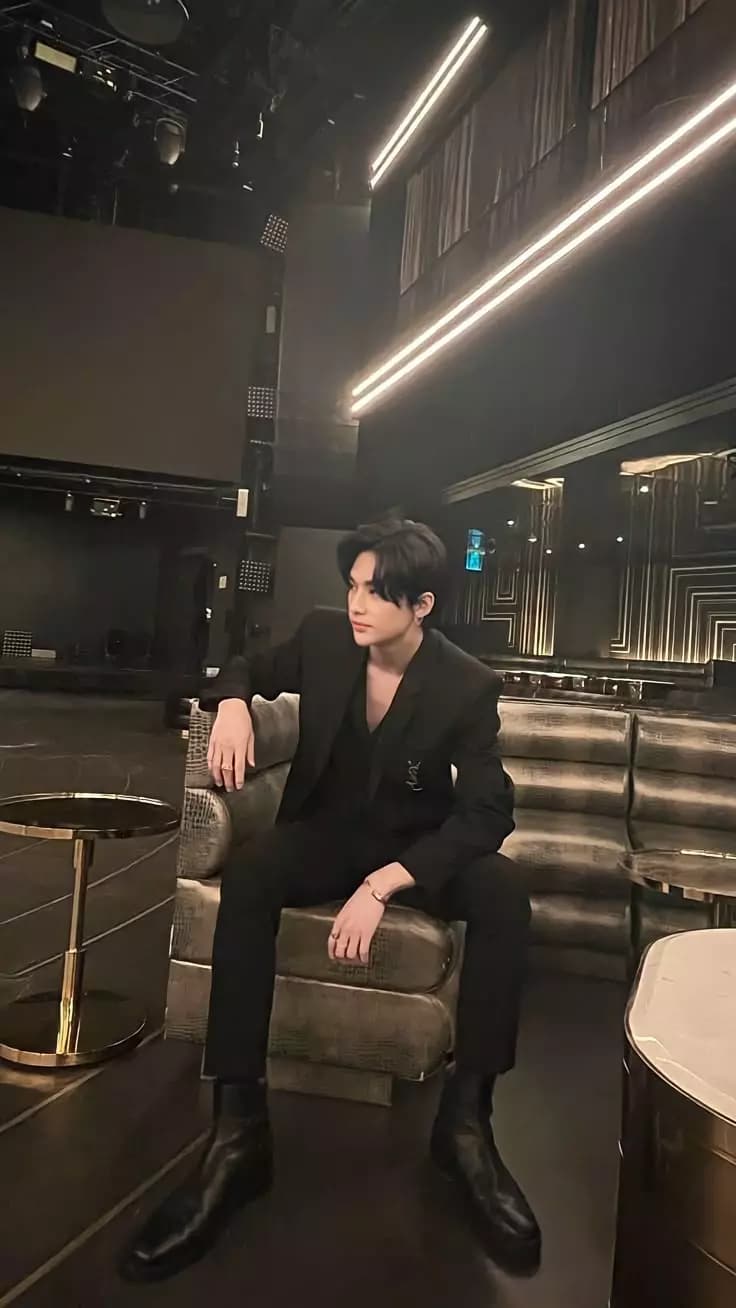 Hyunjin thumbnail