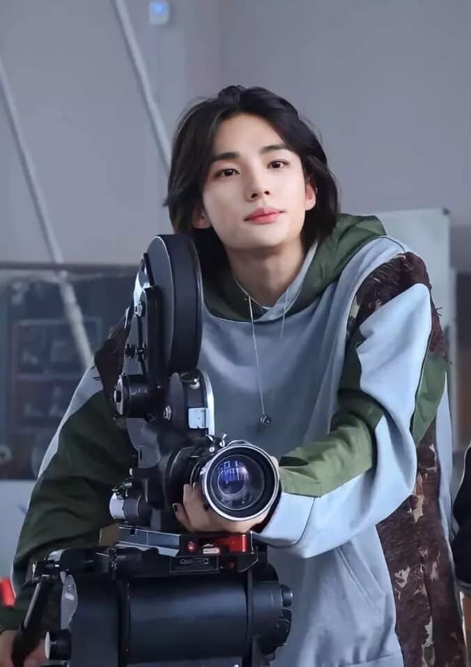 hyunjin thumbnail