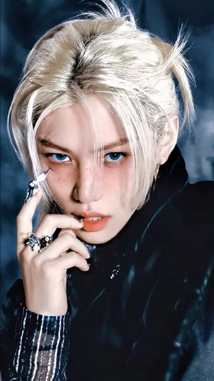 Felix -stray kids thumbnail