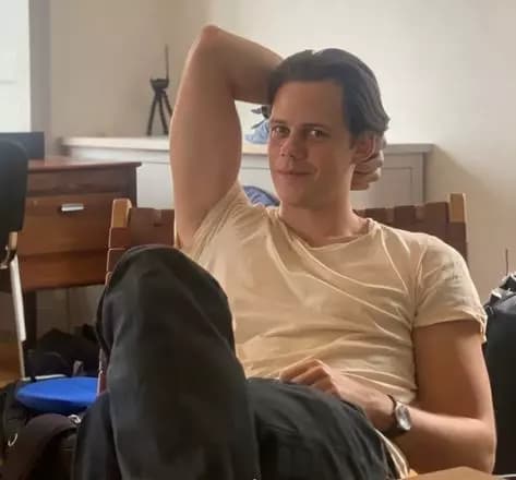 Bill Skarsgard thumbnail