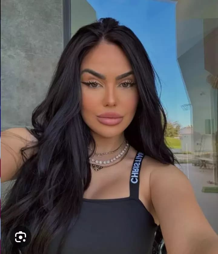 Danyela Lins  thumbnail
