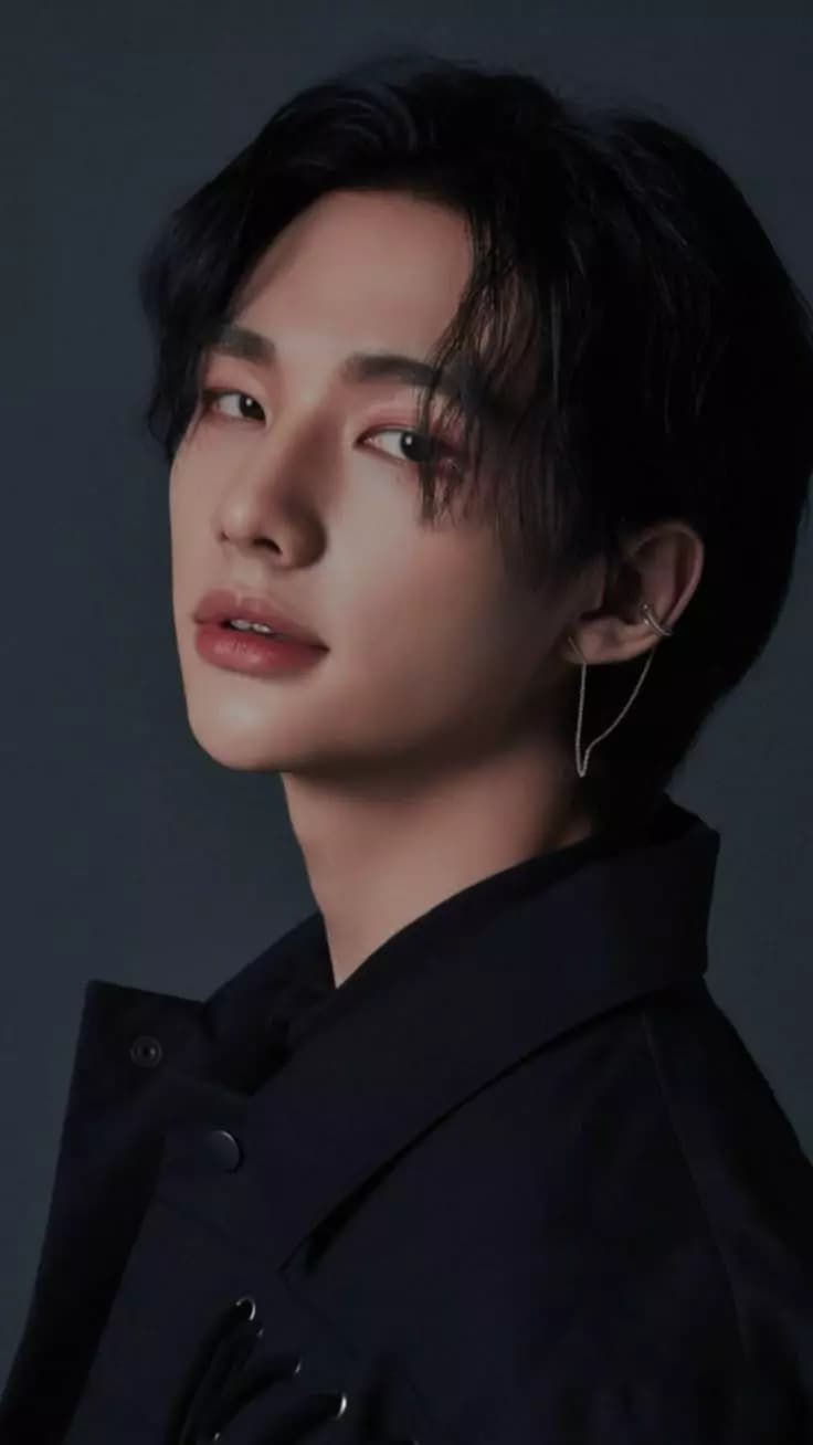 Hwang Hyunjin thumbnail