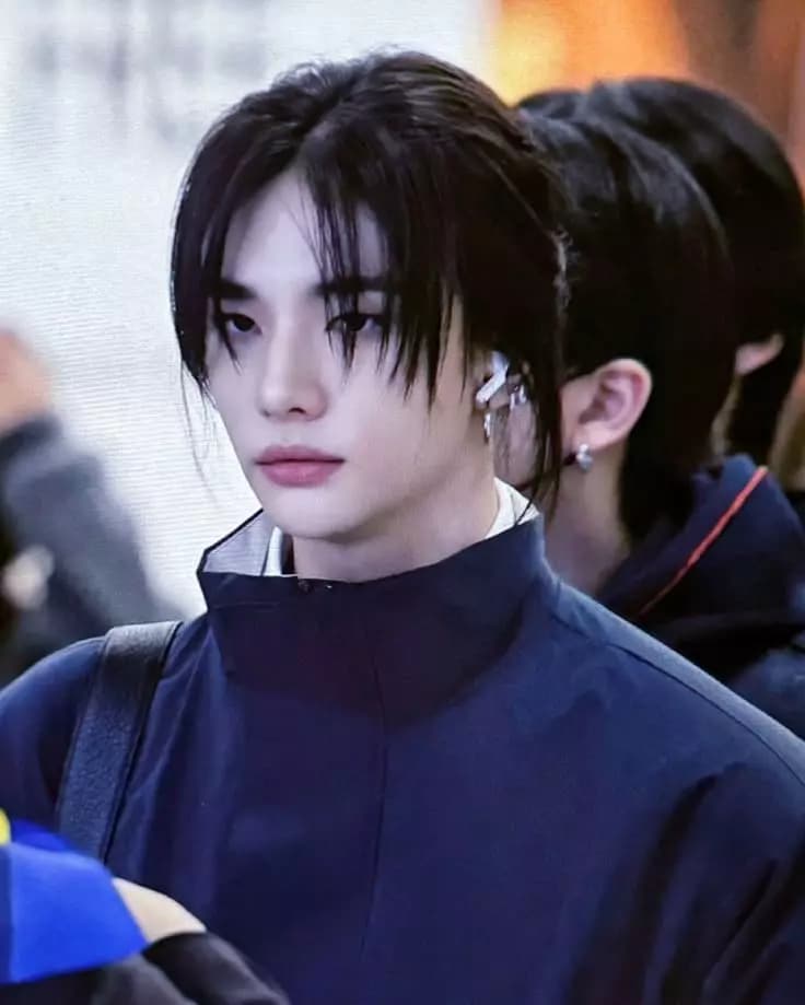 Hwang Hyunjin thumbnail