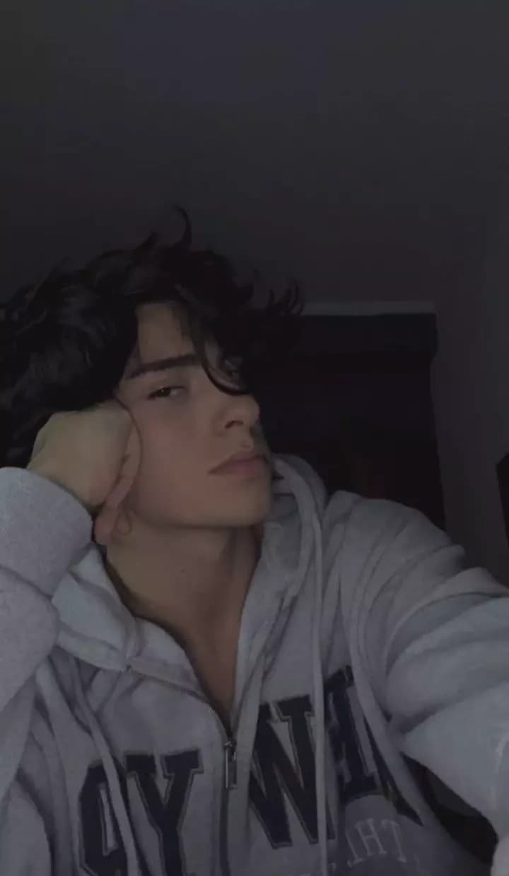 Liam Benz || your brother's hot bestfriend thumbnail