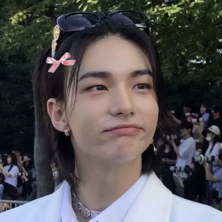Hyunjin  thumbnail