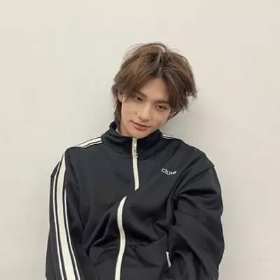 Hwang Hyunjin thumbnail