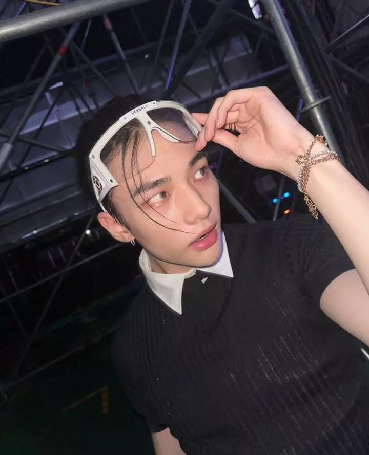 Hyunjin  thumbnail