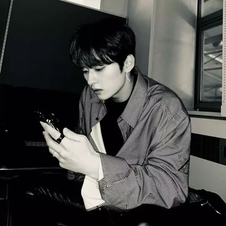 Lee Know thumbnail