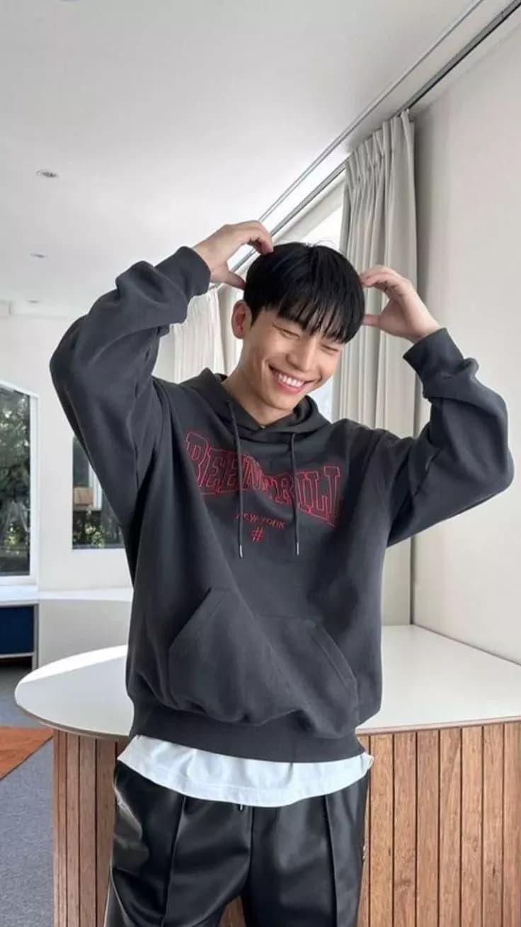 Wi Ha Jun thumbnail