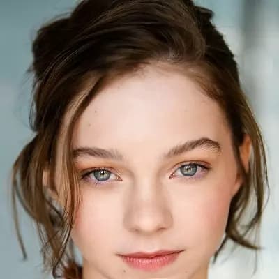 Emma Myers thumbnail