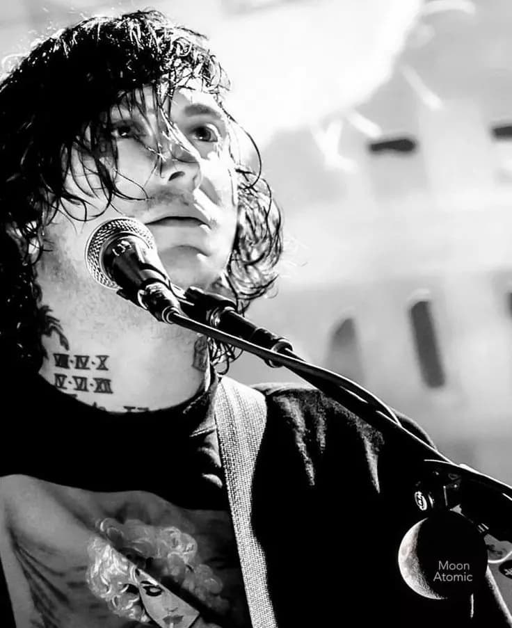 Frank iero thumbnail