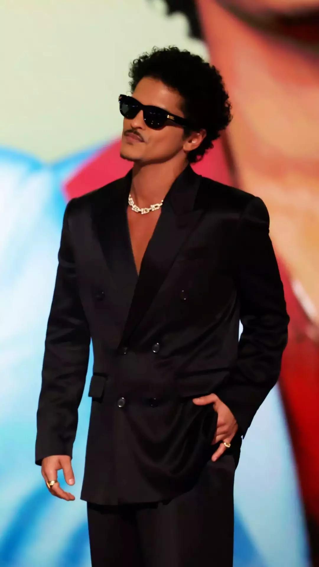 Bruno Mars thumbnail
