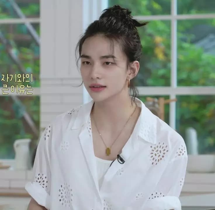 Hyunjin thumbnail