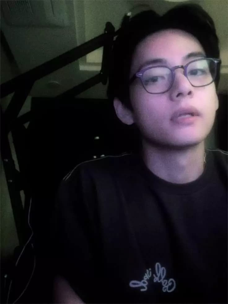 Kim Taehyung  thumbnail