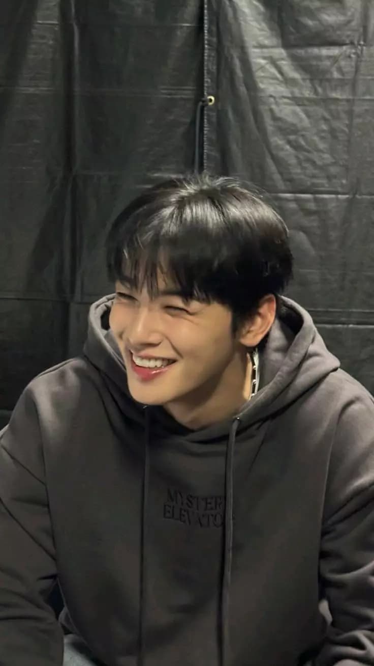 Cha Eun-woo thumbnail