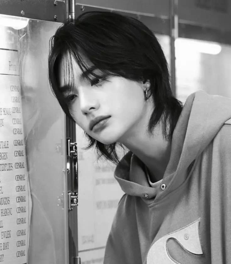 Hyunjin thumbnail