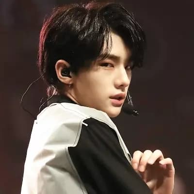  Hwang Hyunjin thumbnail