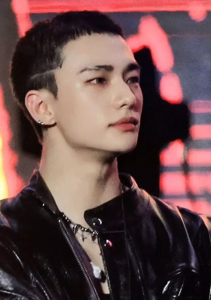 Hwang Hyunjin  thumbnail