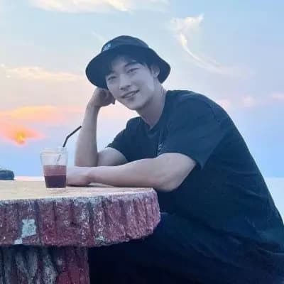 Woo Do-hwan thumbnail