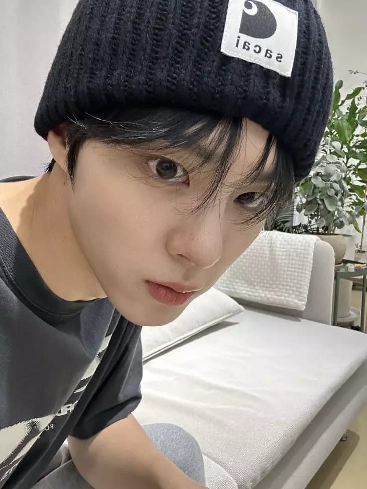 Kim Wooseok thumbnail