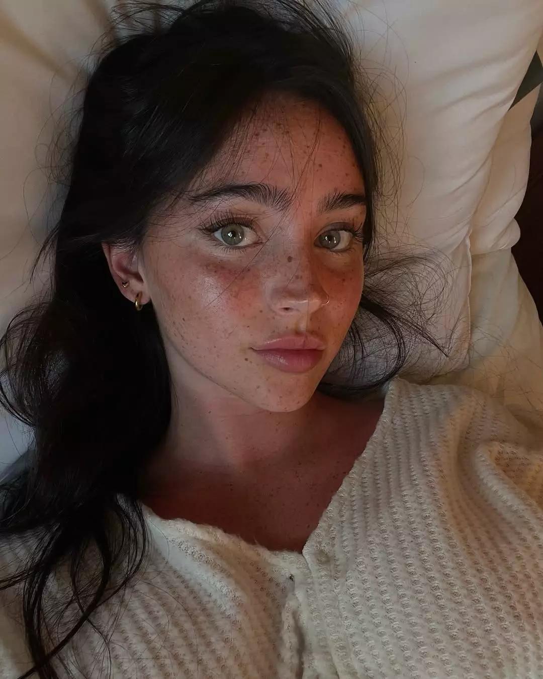 Laura thumbnail