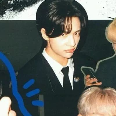 Hwang Hyunjin thumbnail