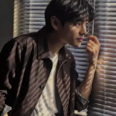Kim Taehyung thumbnail