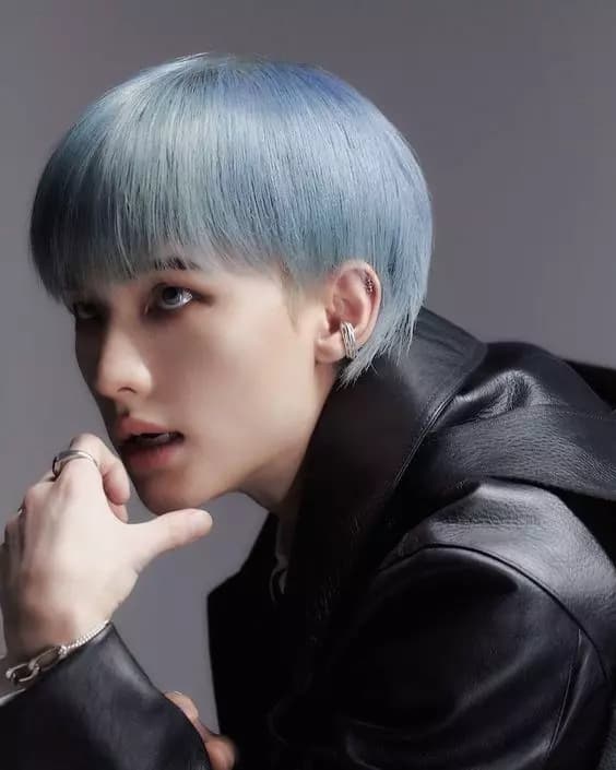 Hwang Hyunjin thumbnail