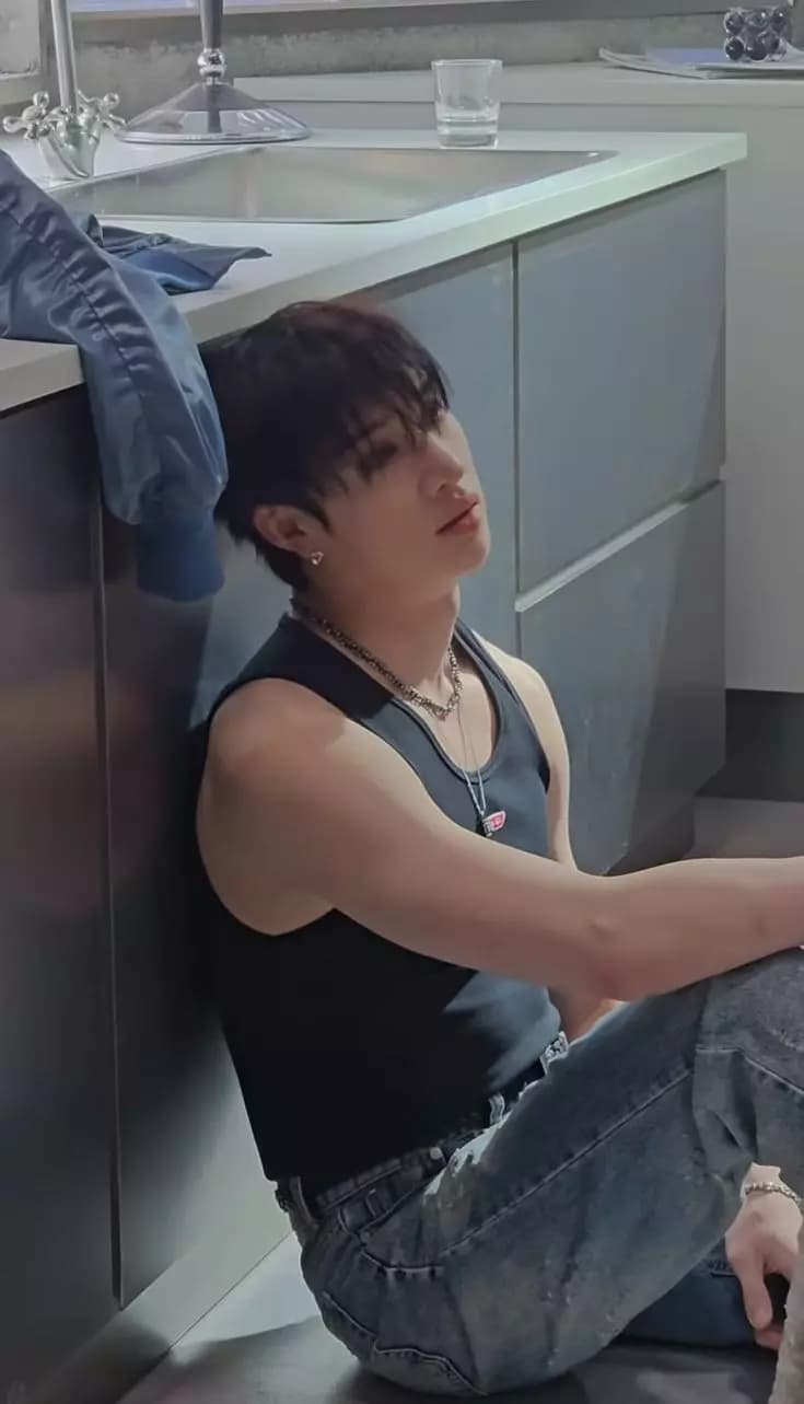 ──BANG CHAN── thumbnail
