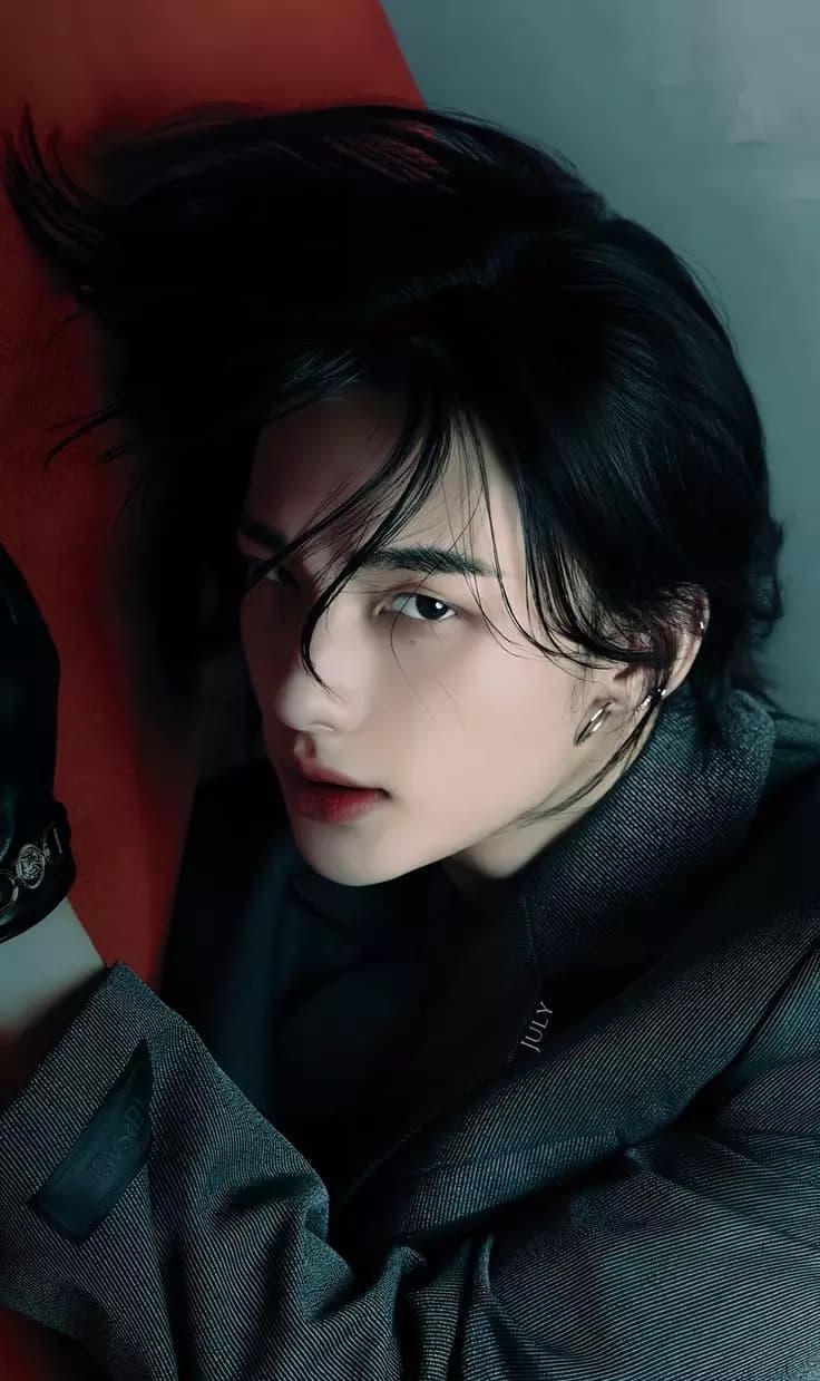 ➺ HWANG HYUNJIN. thumbnail