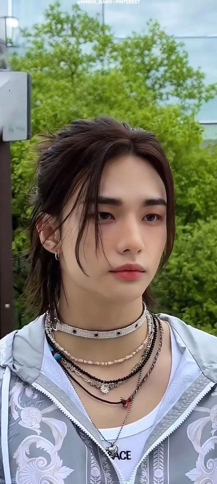 Hwang Hyunjin thumbnail