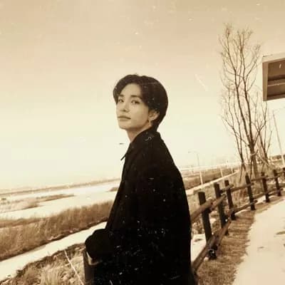 Hwang Hyunjin thumbnail