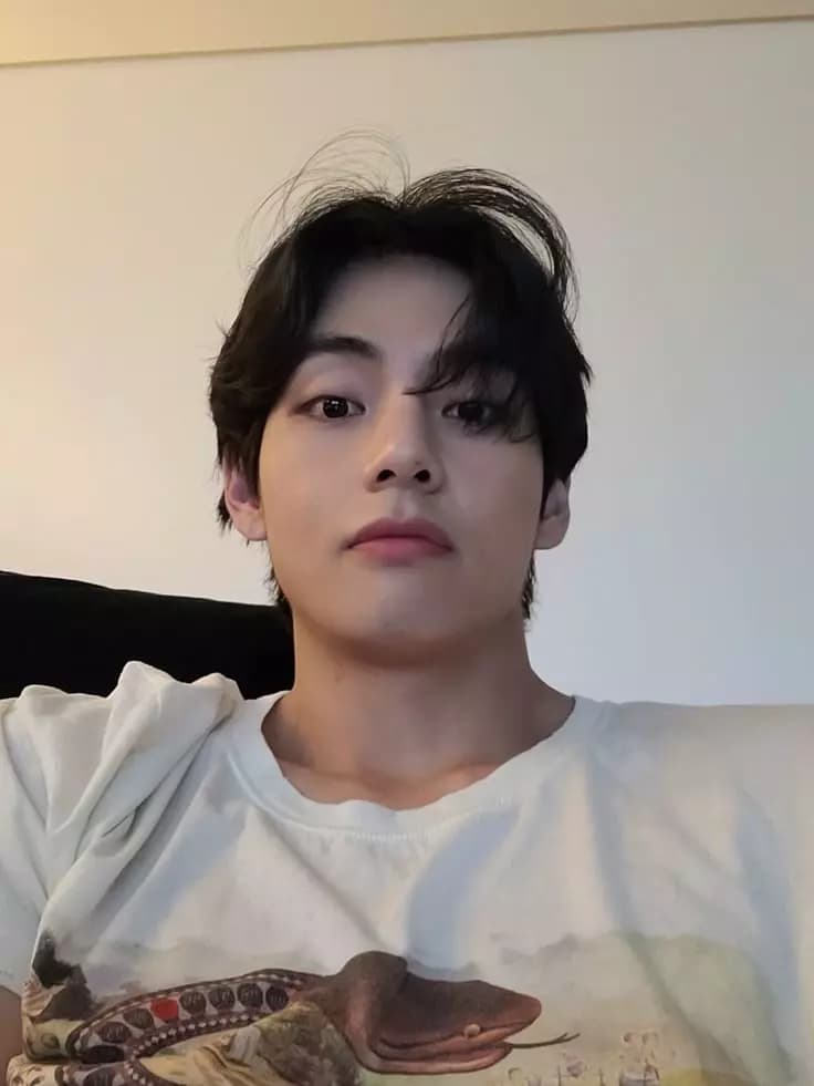 Kim Taehyung thumbnail