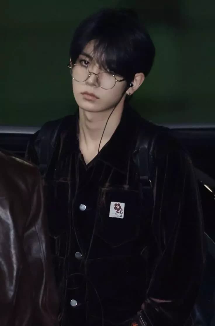 Lee heeseung thumbnail