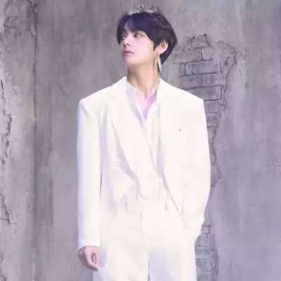 Kim Taehyung thumbnail